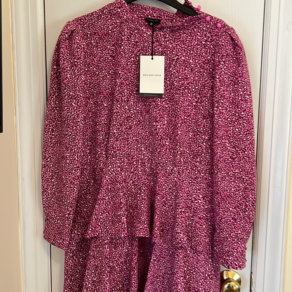 Who want wear ruffle dress with side zipper and top shoulder pink buttons